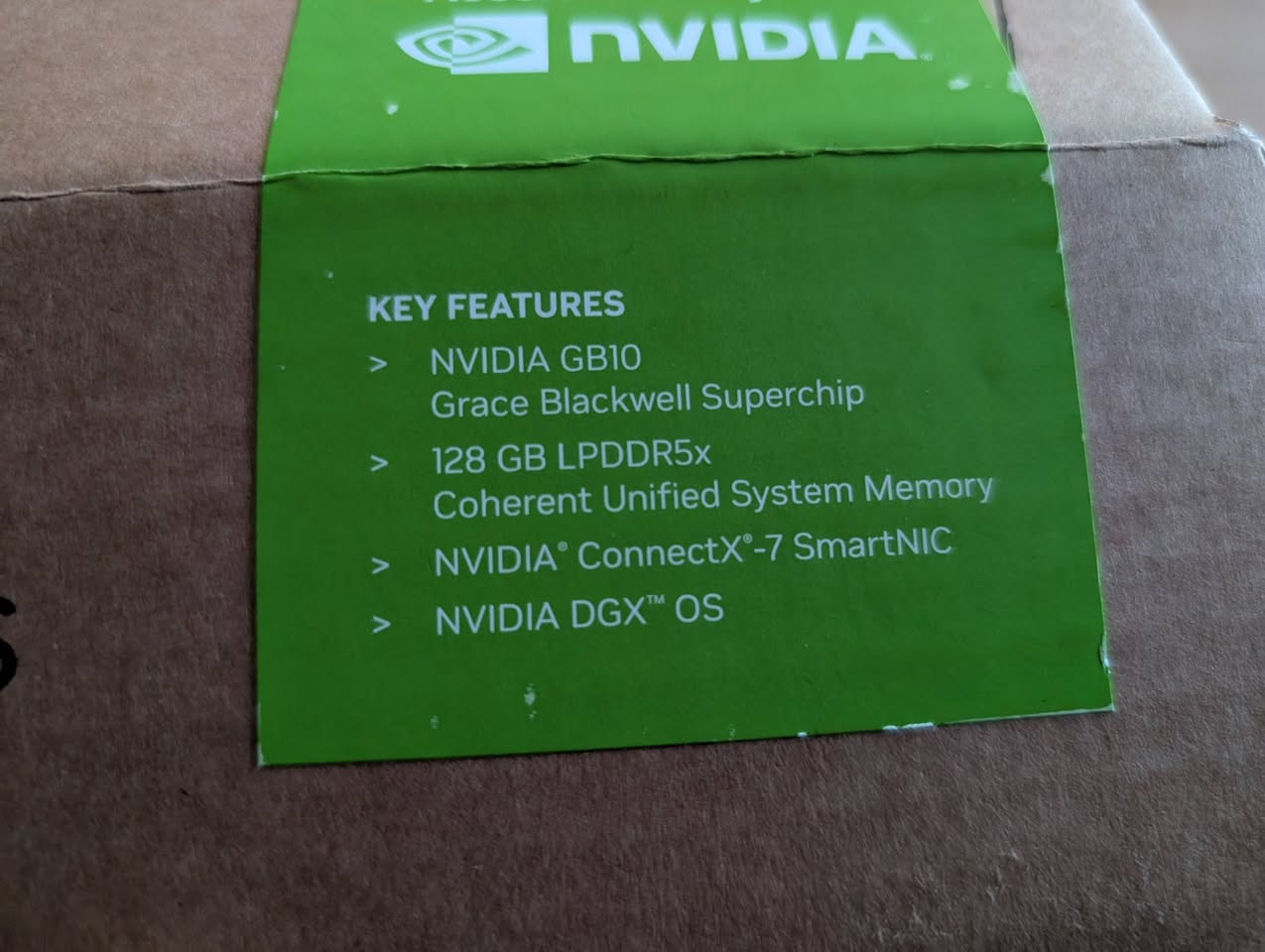 26.01.13 - アスク様よりNVIDIA DGX Sparkをお借りしました！